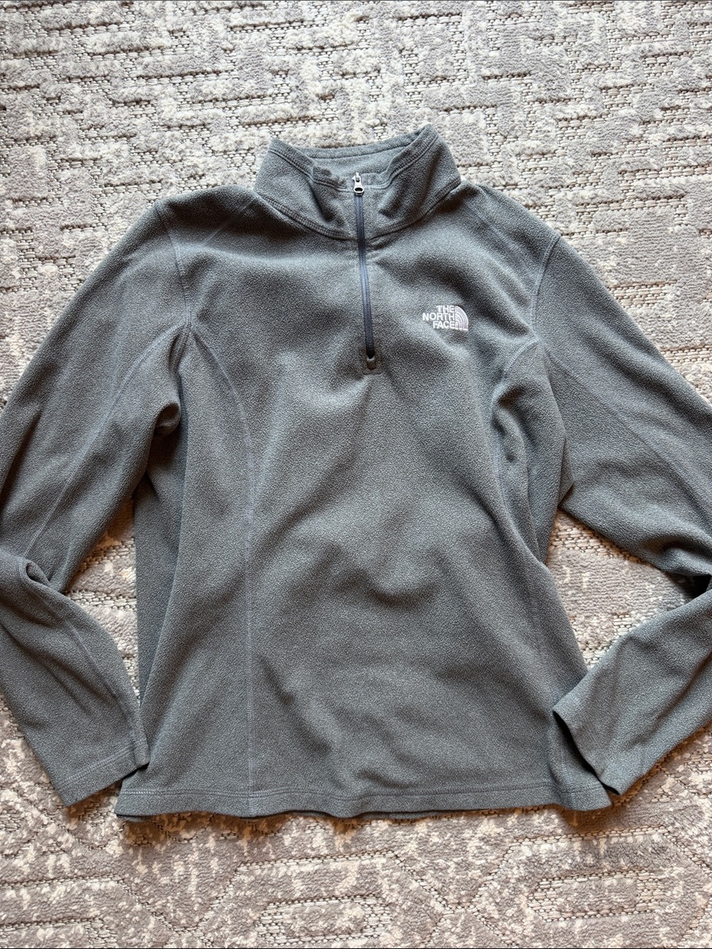 The North Face women’s dark Gray Quarter-Zip Fleece Pullover